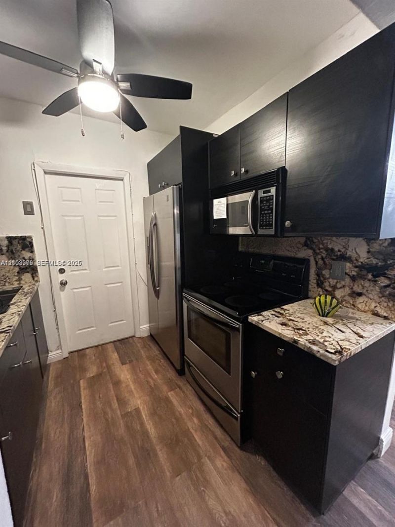 1945 NW 33rd St, Unit 1945, Miami, FL 33142 Photo