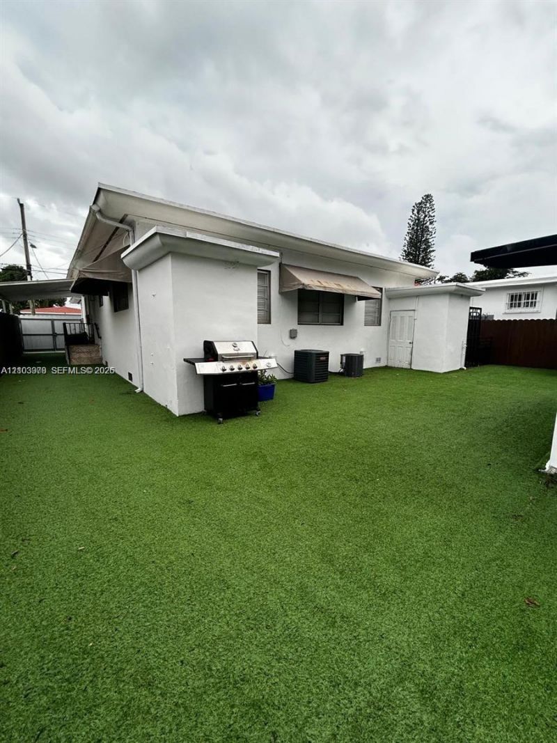 1945 NW 33rd St, Unit 1945, Miami, FL 33142 Photo