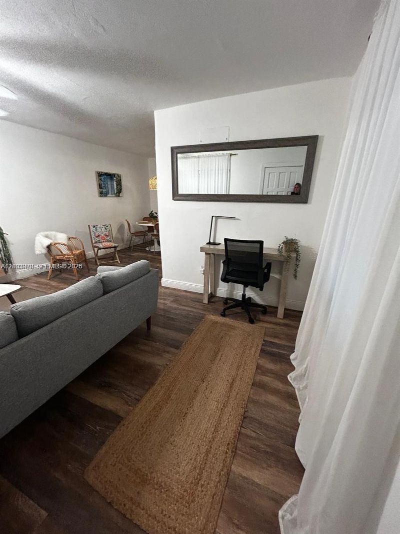 1945 NW 33rd St, Unit 1945, Miami, FL 33142 Photo