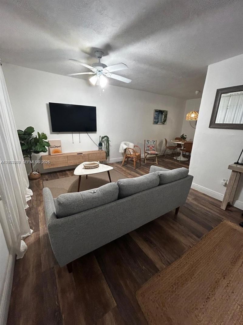 1945 NW 33rd St, Unit 1945, Miami, FL 33142 Photo