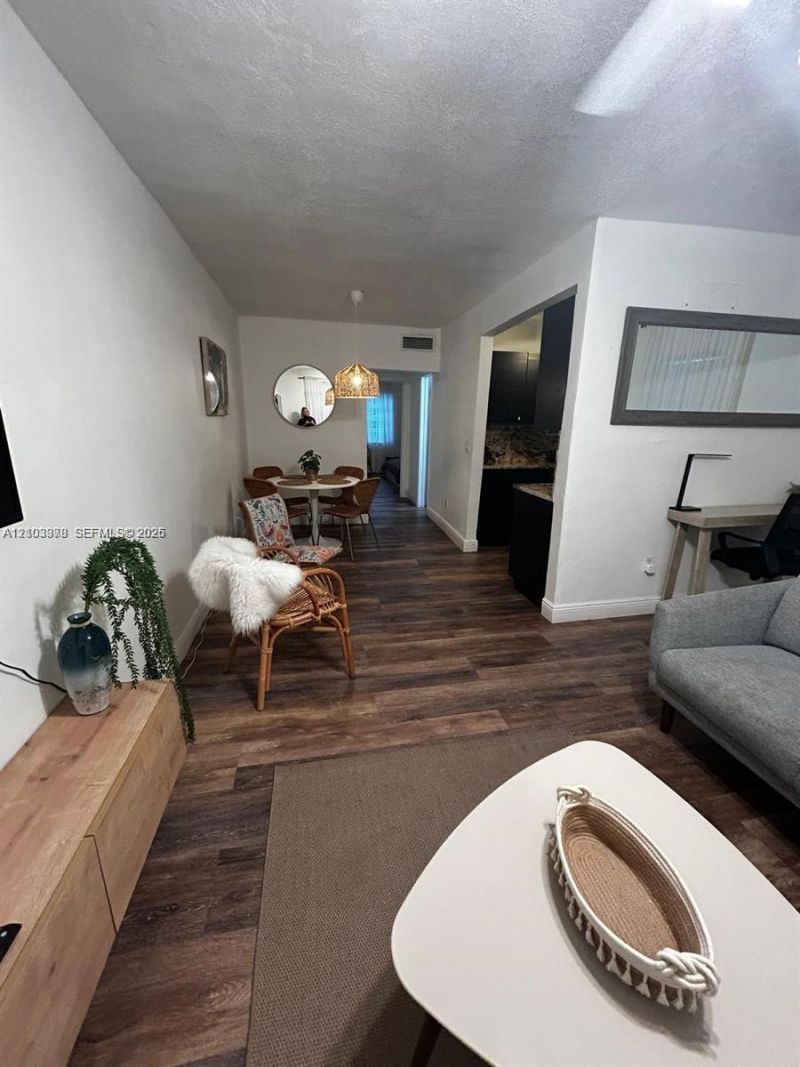 1945 NW 33rd St, Unit 1945, Miami, FL 33142 Photo