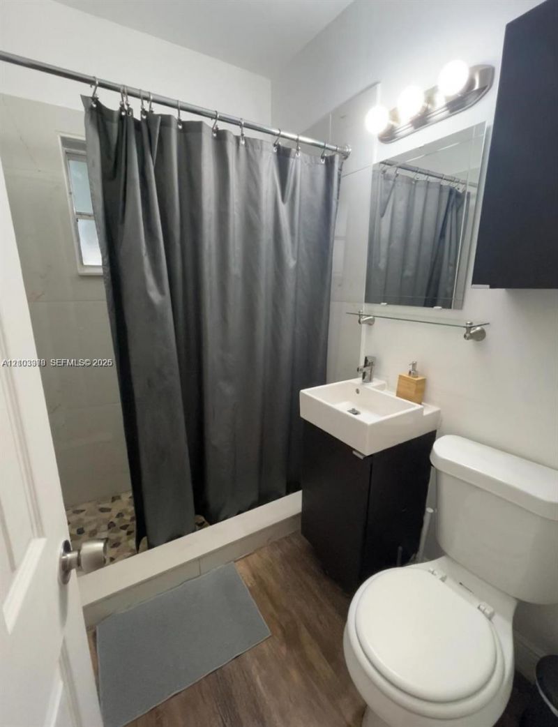 1945 NW 33rd St, Unit 1945, Miami, FL 33142 Photo