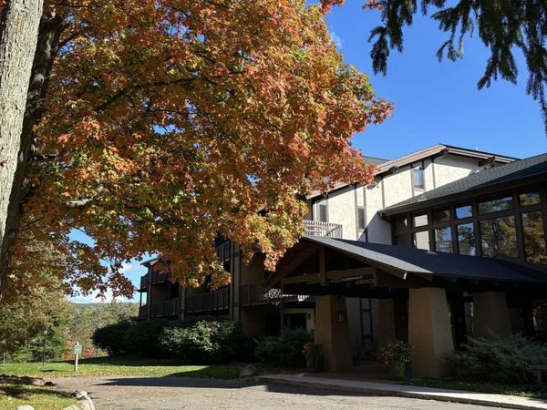 5620 Highlands Drive, Harbor Springs, MI 49740