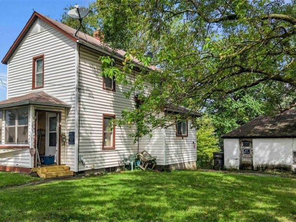 1603 Salt Springs Road , Youngstown, OH 44509
