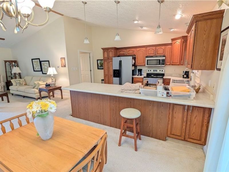 719 Oak Tree Lane, Belpre, OH 45714 Photo 10