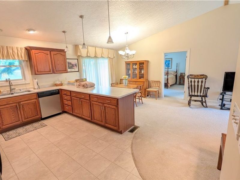 719 Oak Tree Lane, Belpre, OH 45714 Photo 11