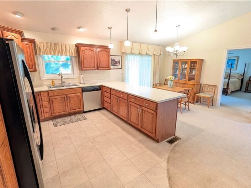 719 Oak Tree Lane, Belpre, OH 45714 Photo 37