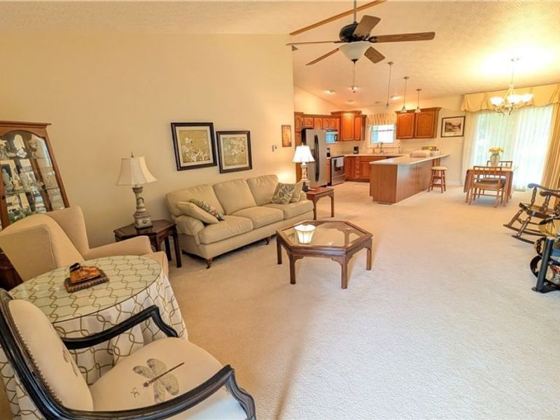 719 Oak Tree Lane, Belpre, OH 45714 Photo 7