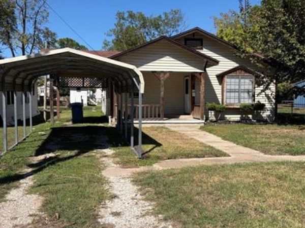 809 E Palestine, Mexia, TX 76667