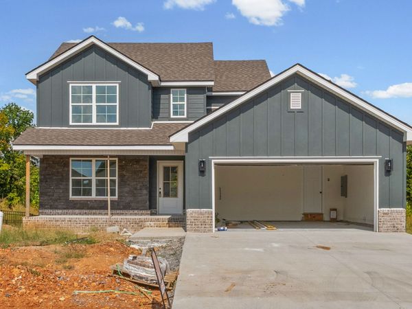 925 Bankside Dr, Clarksville, TN 37043