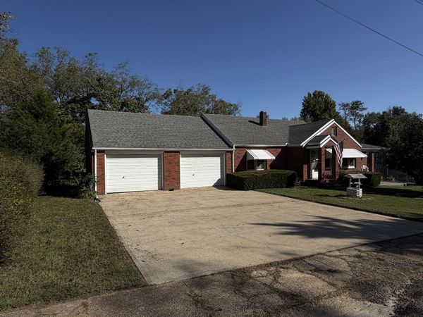 604 W 2nd Street , Mountain View, MO 65548