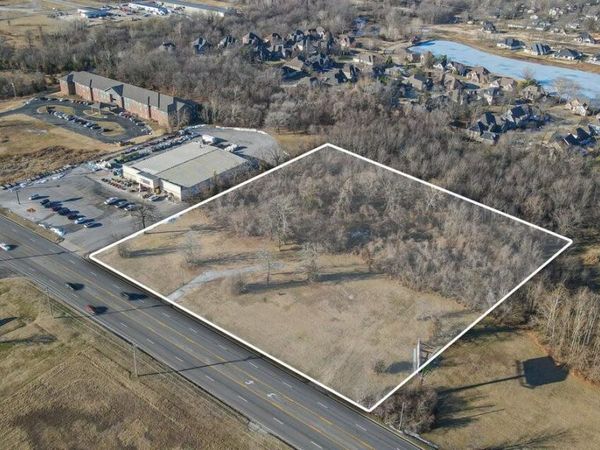 1410 N Rangeline Road , Joplin, MO 64801