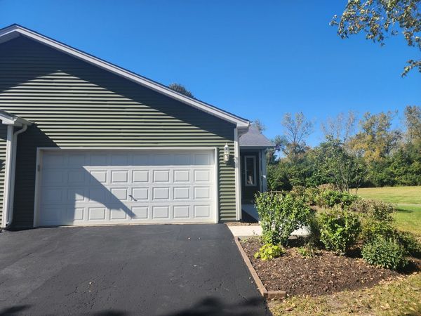 30 S Walnut Drive , North Aurora, IL 60542