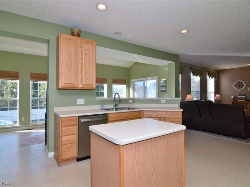 2752 Pinegate Drive, Norton, OH 44203 Photo 16