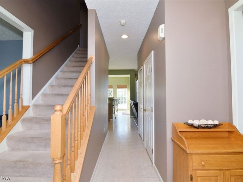 2752 Pinegate Drive, Norton, OH 44203 Photo 3