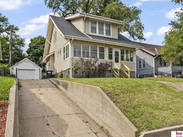 4323 Leavenworth Street, Omaha, NE 68105