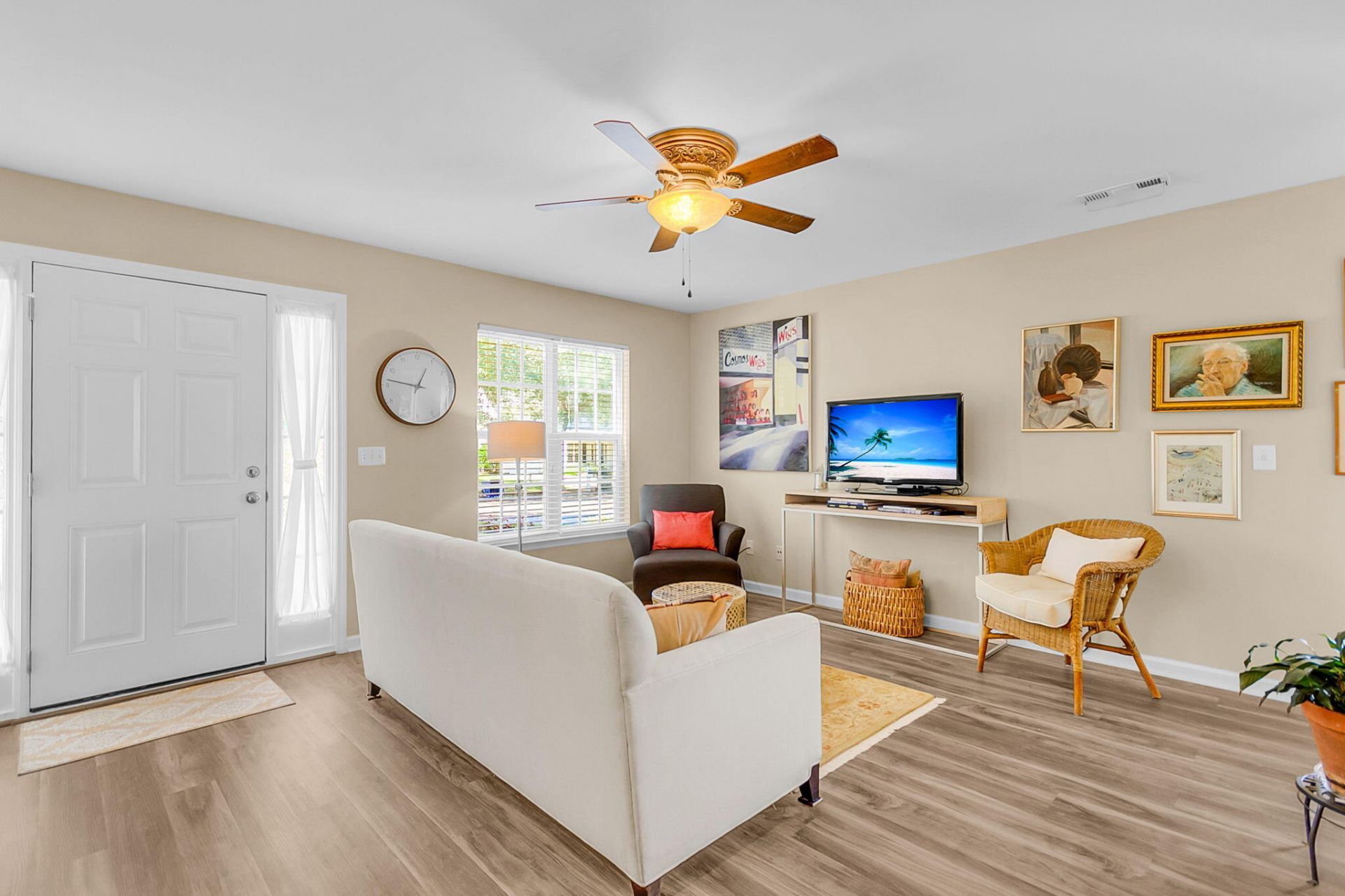 9013 Robins Nest Way Photo 5