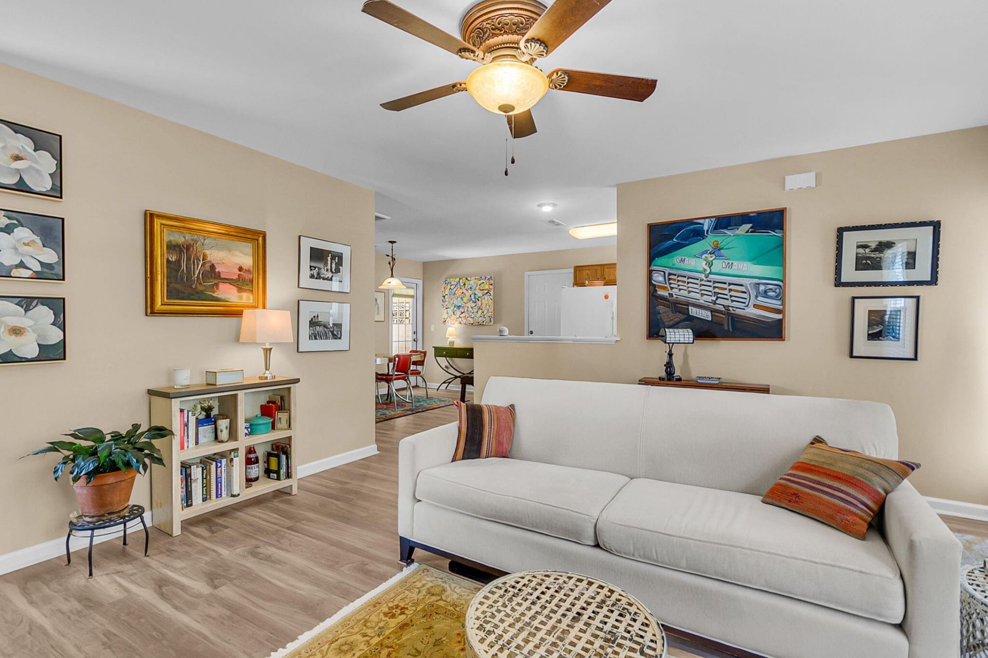 9013 Robins Nest Way Photo 7