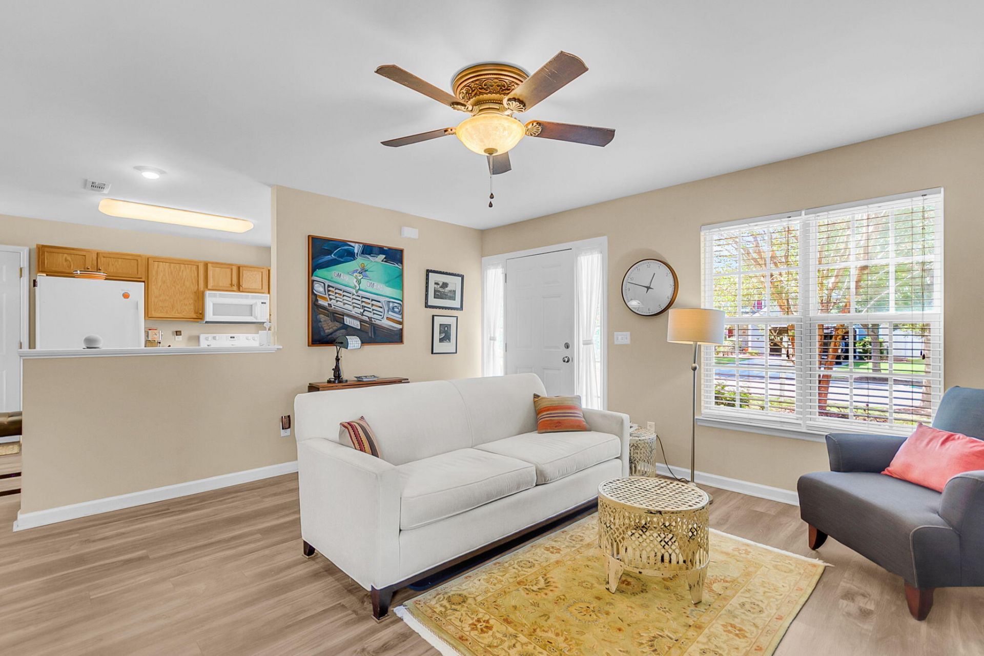 9013 Robins Nest Way Photo 8