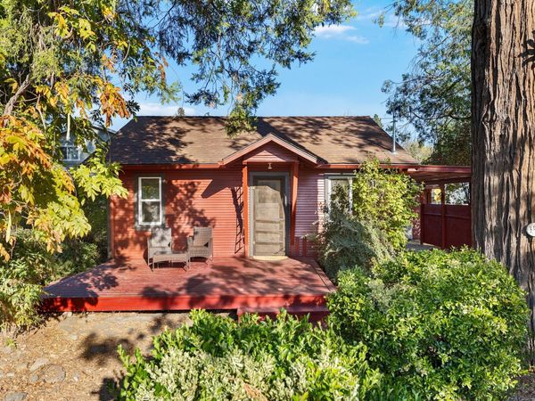105 Maple Street, Phoenix, OR 97535