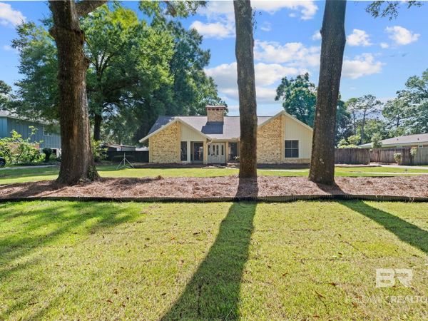 562 N Vaughn Drive, Satsuma, AL 36572