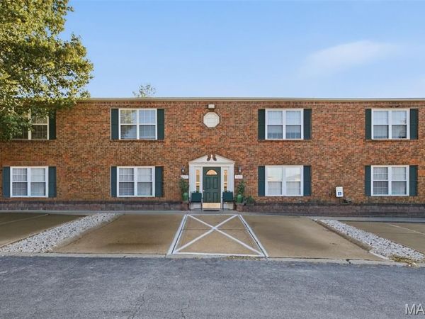 9417 Green Park Gardens Drive, Unit B, St Louis, MO 63123