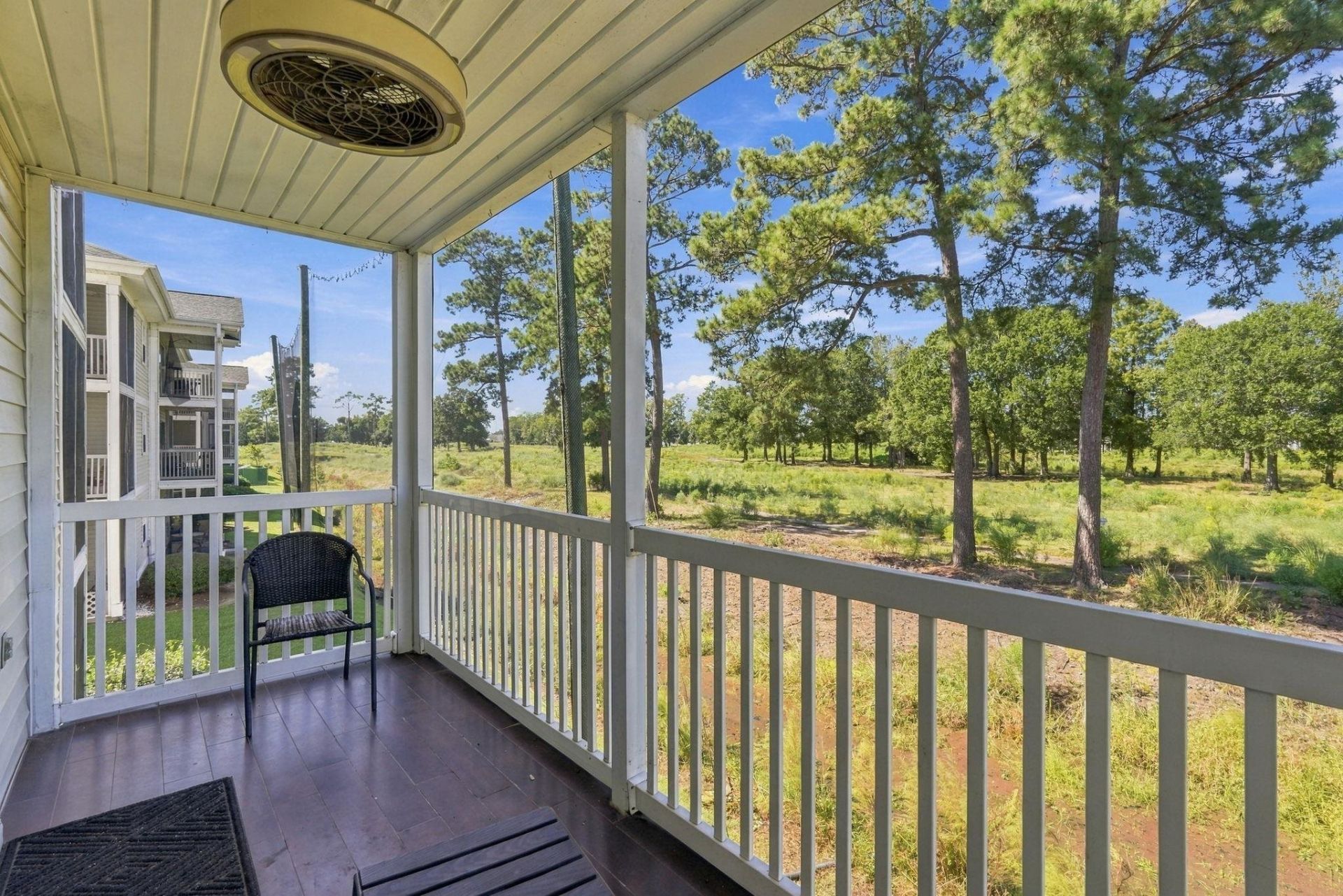 593 Blue River Ct. Photo 19