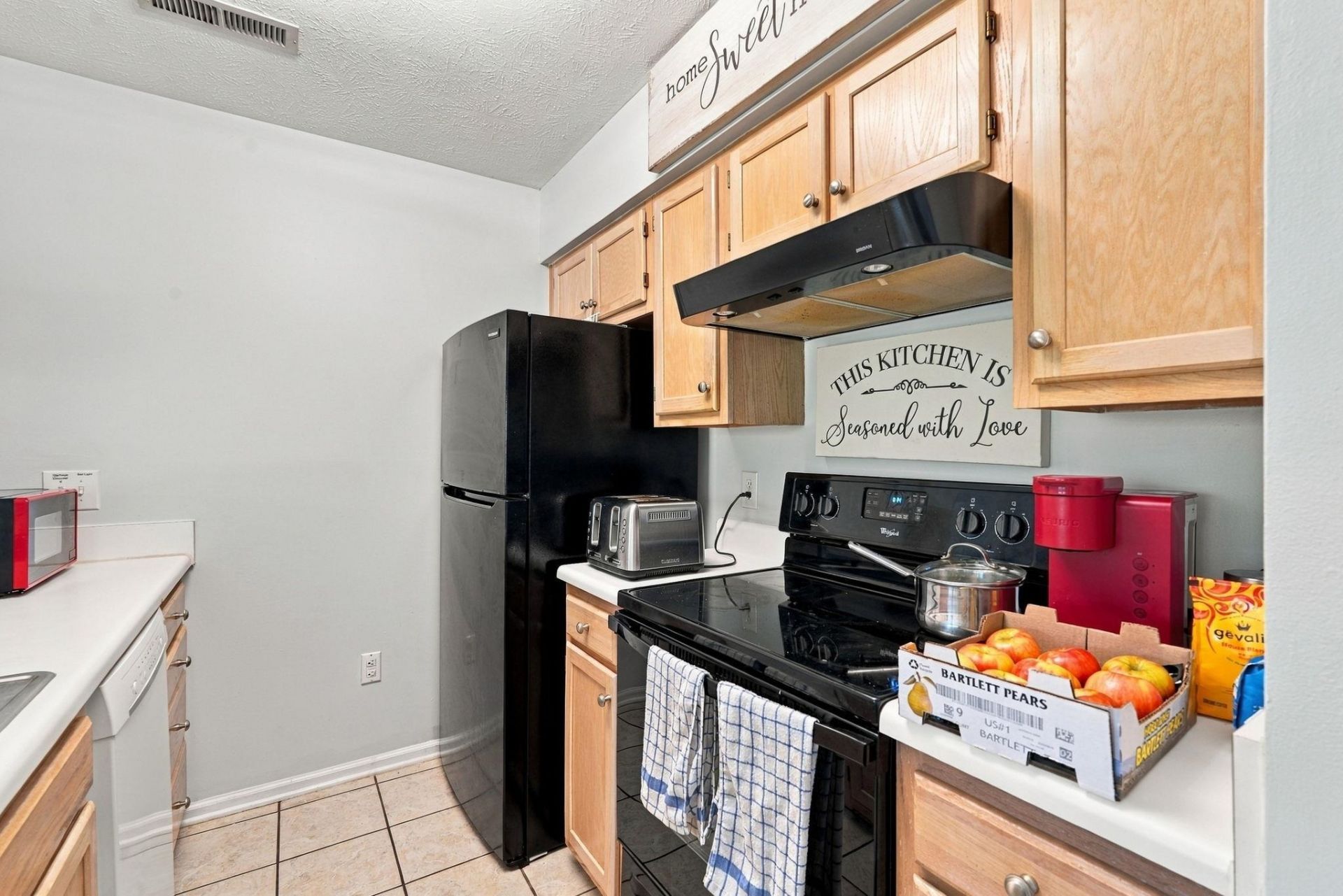593 Blue River Ct. Photo 7