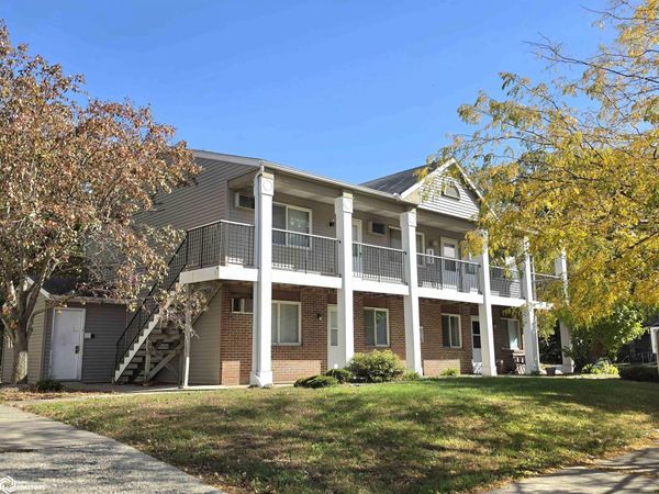 3 N Connecticut Avenue, Mason City, IA 50401