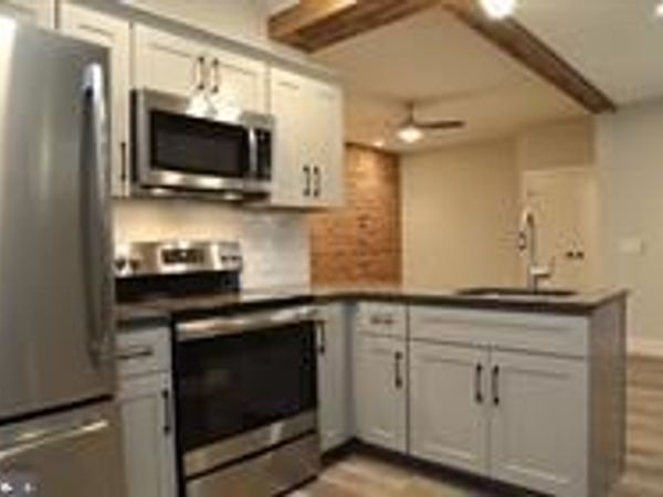 721 N DUKE STREET, Unit 11, LANCASTER, PA 17602