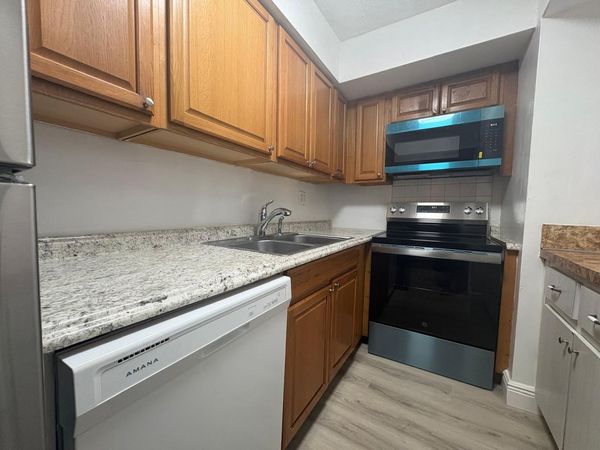 1740 NW 60TH Avenue, Unit 10, Sunrise, FL 33313