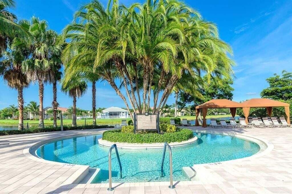7168 Corning Circle, Boynton Beach, FL 33437 Photo
