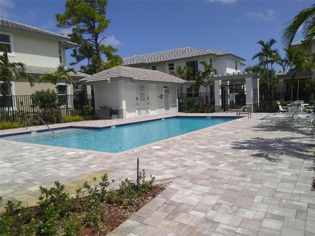 6935 Pines Circle, Unit 16, Coconut Creek, FL 33073 Photo