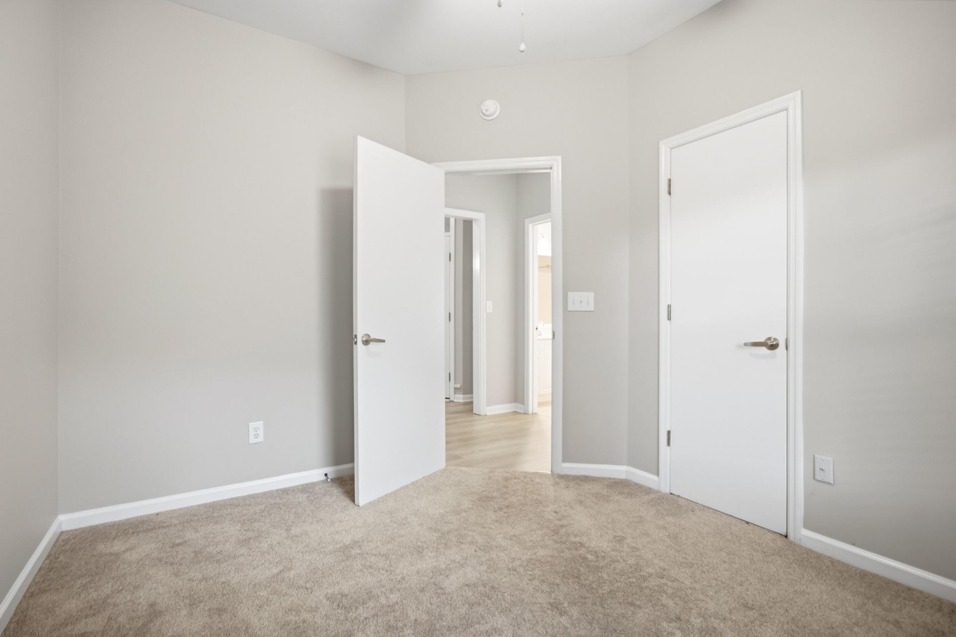 1542 Harborsun Drive Photo 11