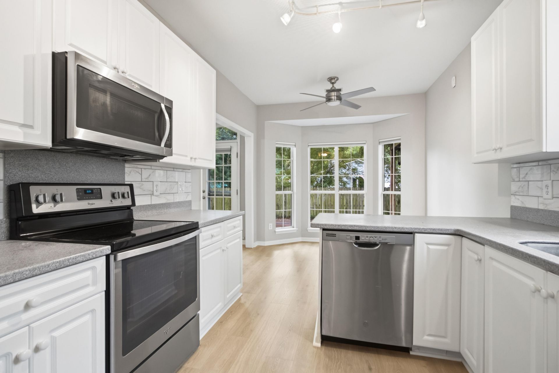1542 Harborsun Drive Photo 32