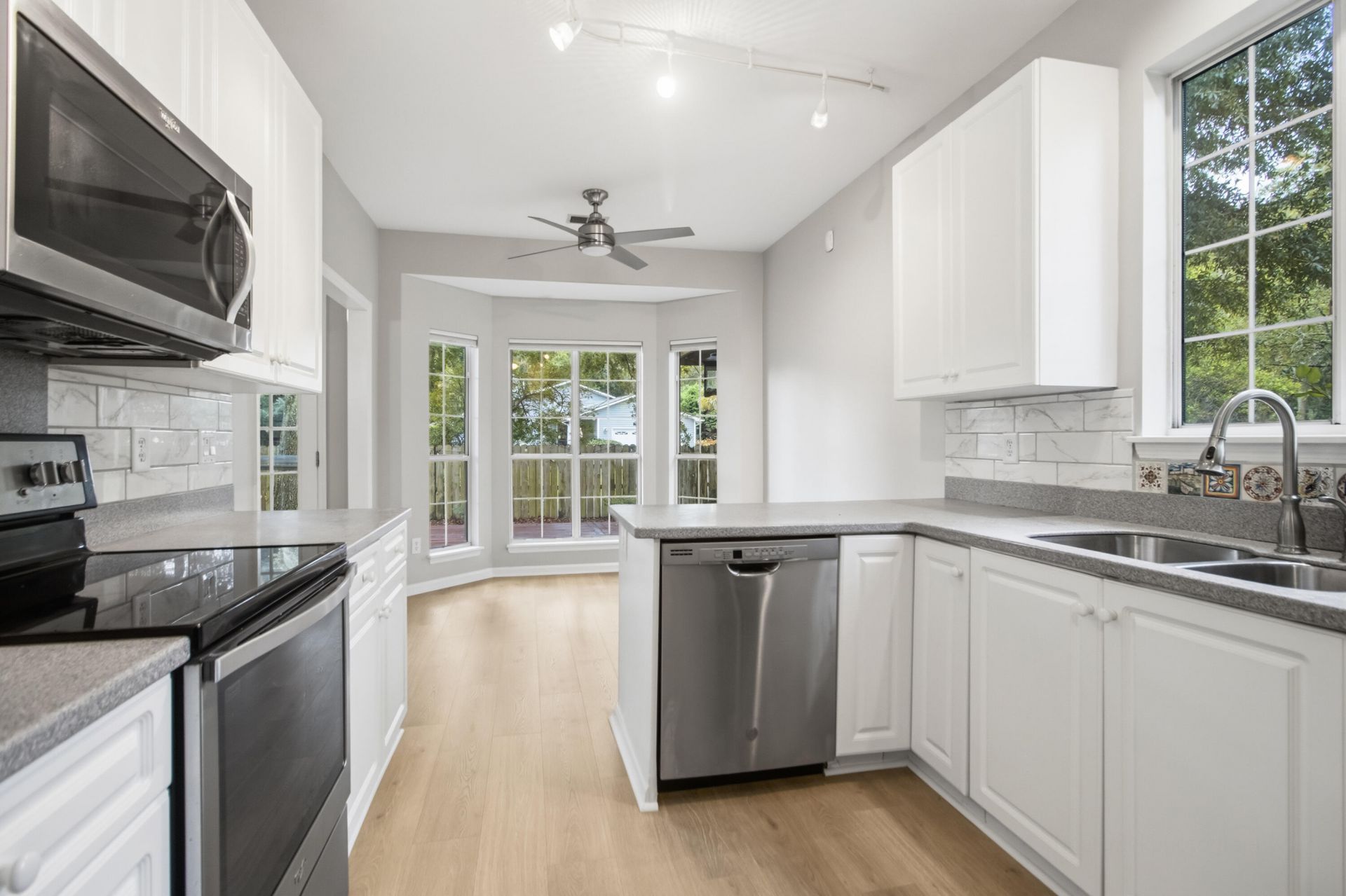 1542 Harborsun Drive Photo 33
