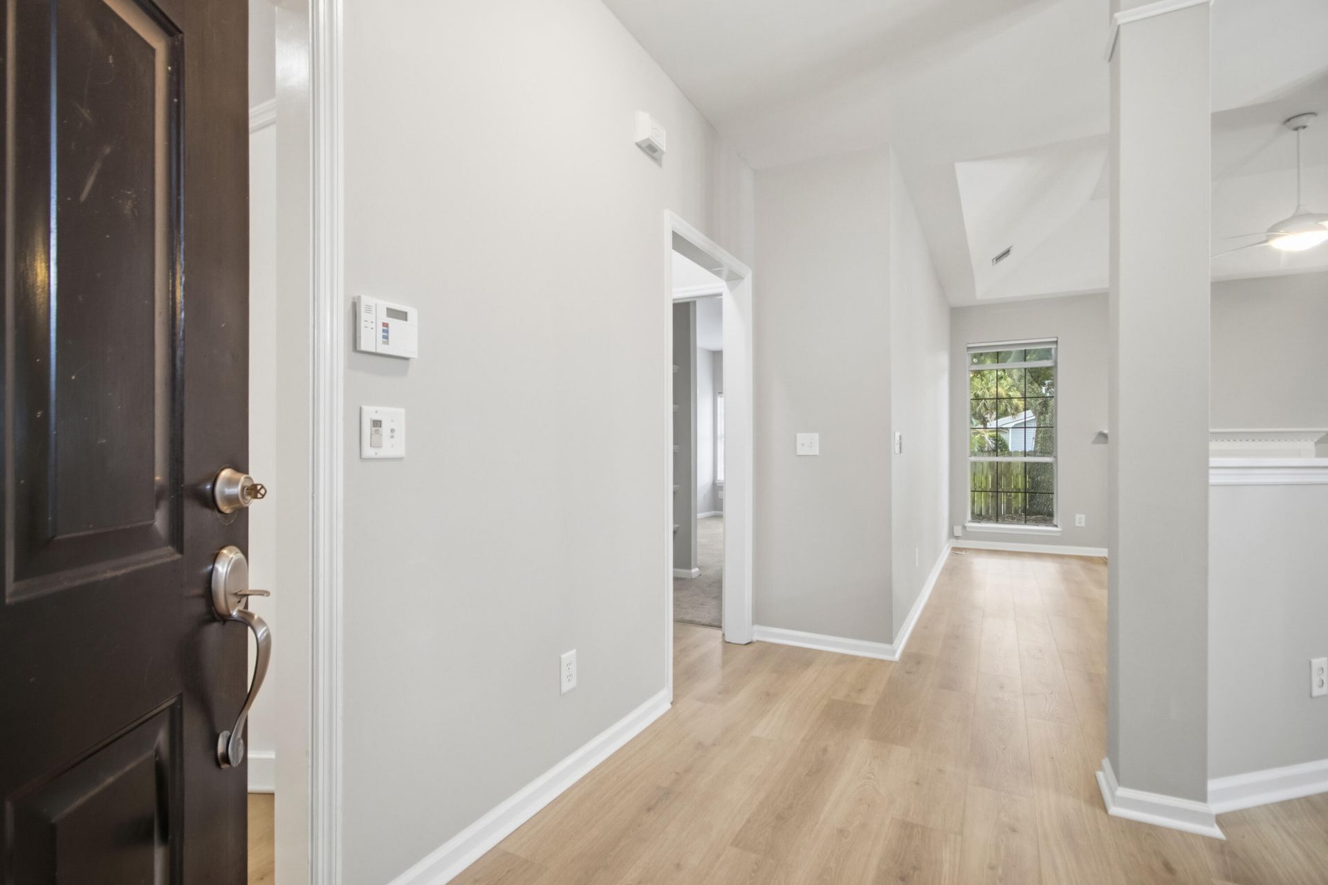 1542 Harborsun Drive Photo 4