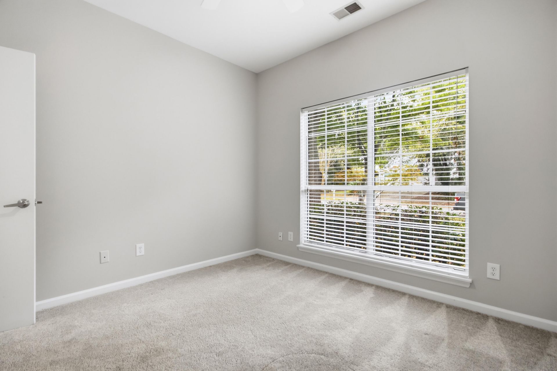 1542 Harborsun Drive Photo 8