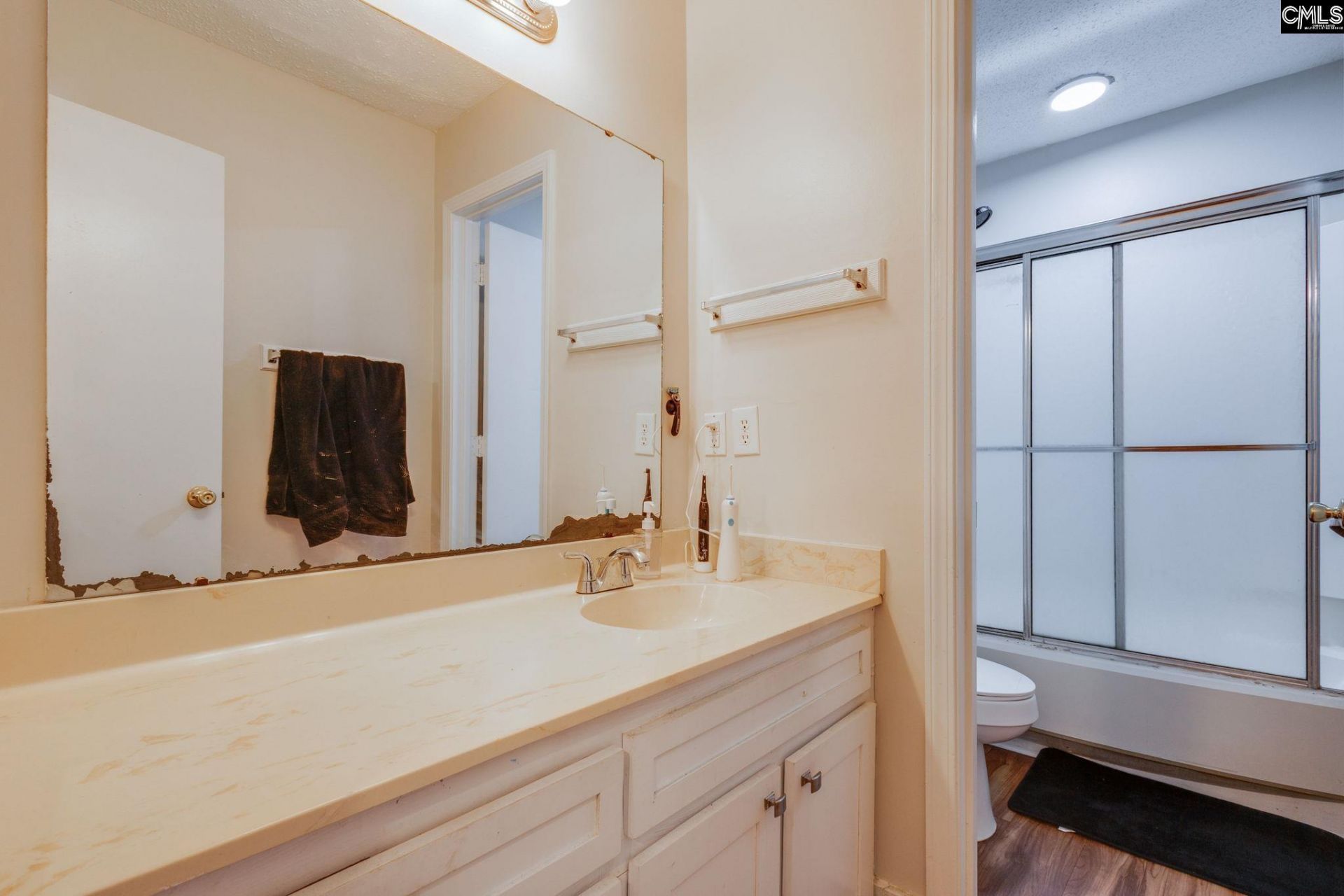 162 Lionsgate Drive  Photo 20