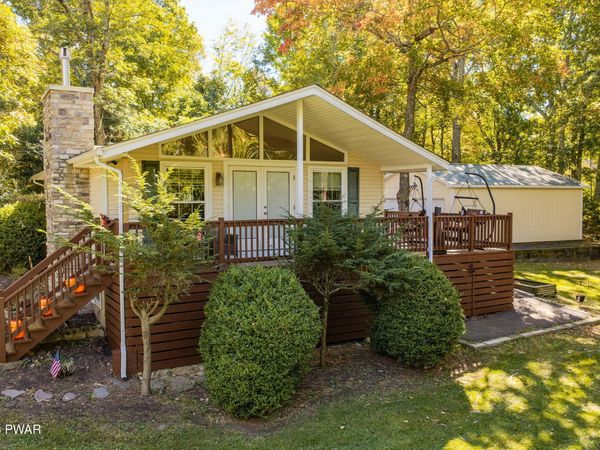 142 Hawthorne Drive , Dingmans Ferry, PA 18328