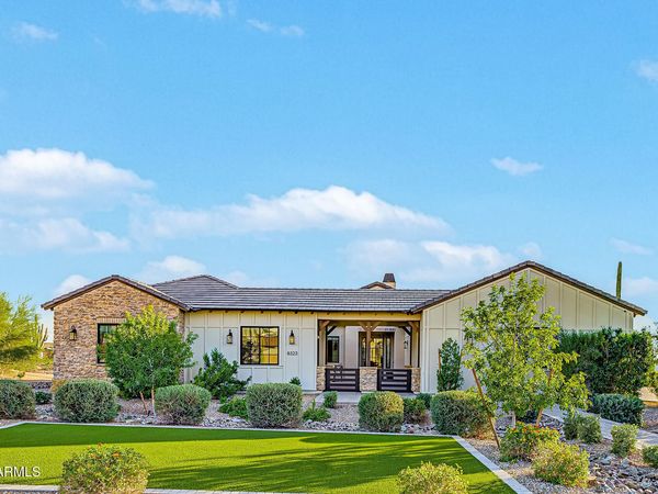 8323 E REGINA Circle, Mesa, AZ 85207