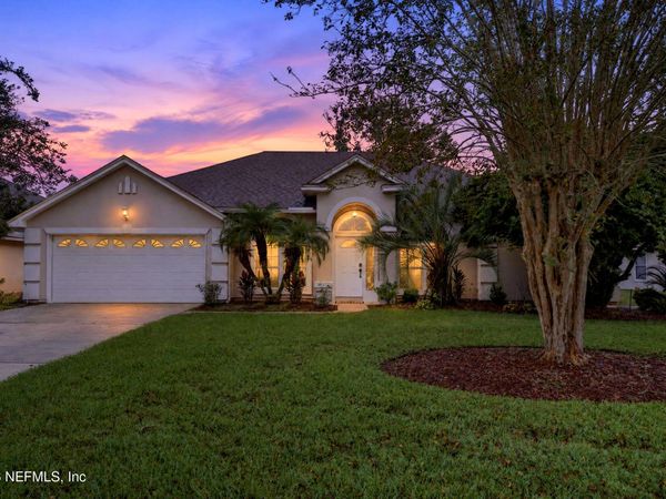 384 MAPLEWOOD Drive, St. Johns, FL 32259