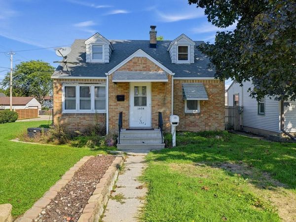 1636 Manitoba AVENUE, South Milwaukee, WI 53172