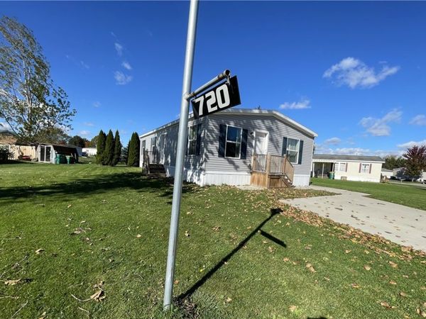 720 Pebble Drive, Clarendon, NY 14429
