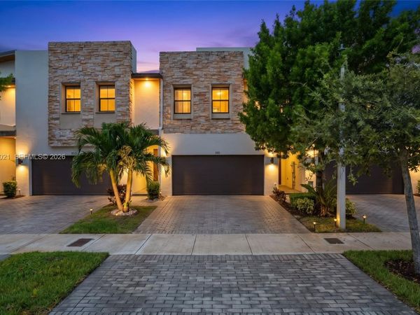 8110 NW 104th Ct , Doral, FL 33178