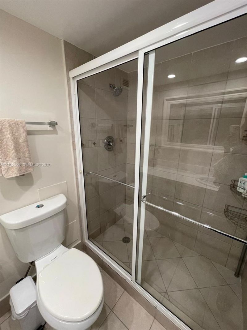 6039 Collins Ave, Unit 1006, Miami Beach, FL 33140 Photo