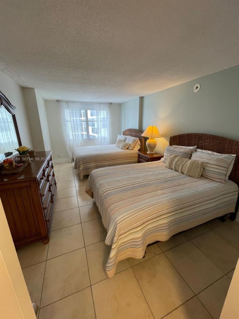 6039 Collins Ave, Unit 1006, Miami Beach, FL 33140 Photo