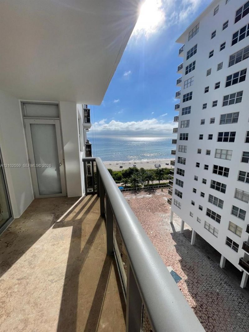 6039 Collins Ave, Unit 1006, Miami Beach, FL 33140 Photo