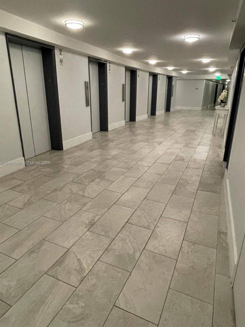 6039 Collins Ave, Unit 1006, Miami Beach, FL 33140 Photo
