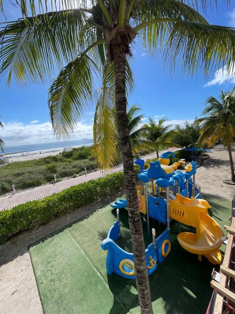 6039 Collins Ave, Unit 1006, Miami Beach, FL 33140 Photo